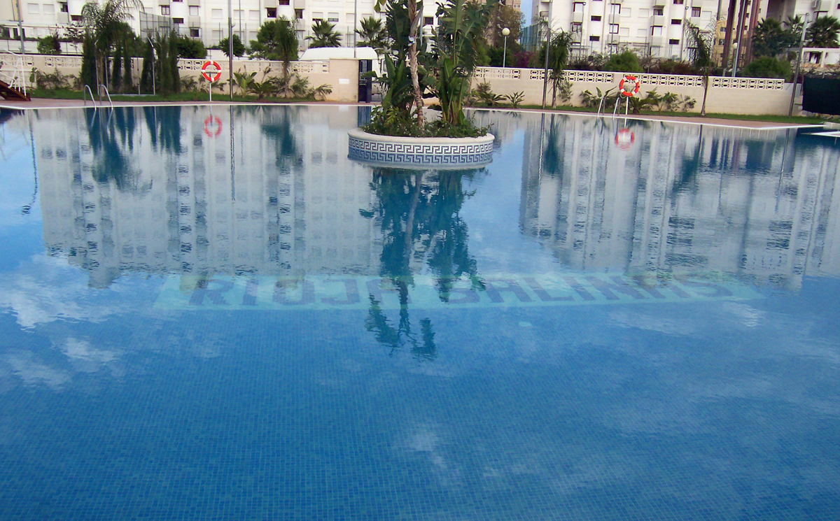 Descubre en nuestro último post PoolPLay cómo mantener tu piscina limpia todo el año