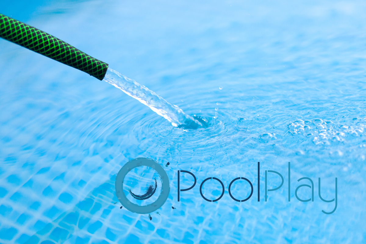 Empieza la temporada de baño y desde PoolPlay te damos una serie de consejos prácticos para llenar la piscina